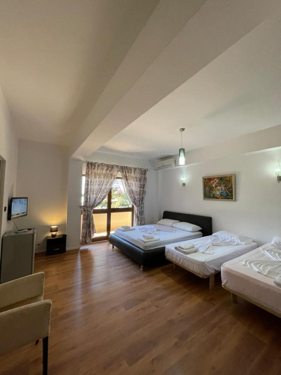 Hotel Ambasador Lezhë Habitación foto