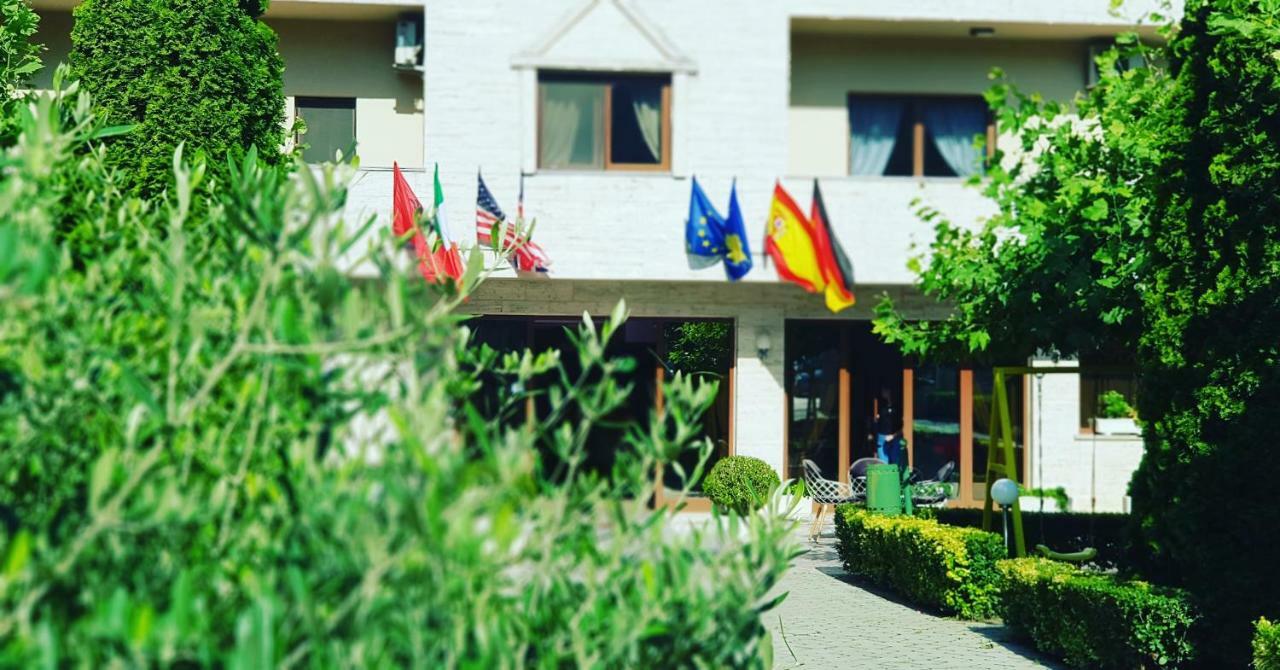 Hotel Ambasador Lezhë Exterior foto